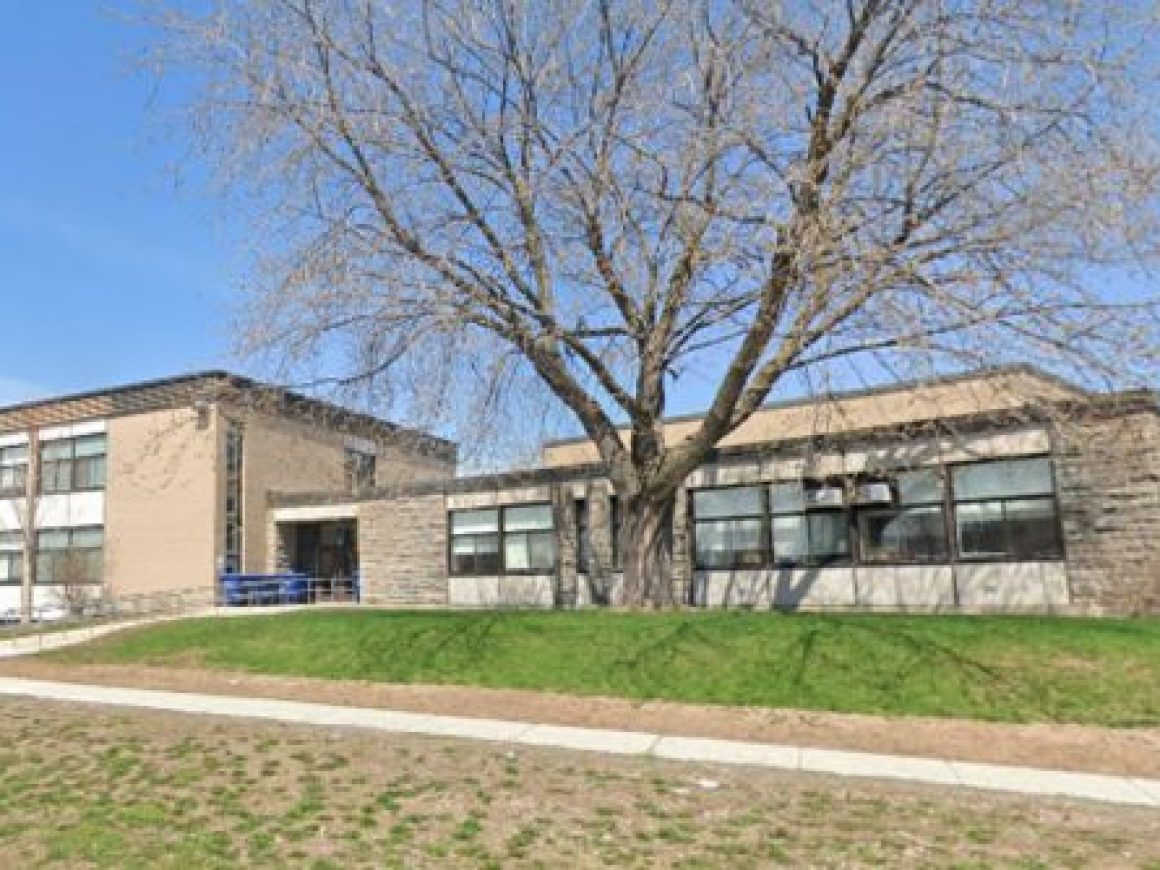 photo_ Ecole souvenir-Laval